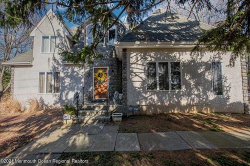 41 Silvers Rd, East Freehold, NJ 07728-7740