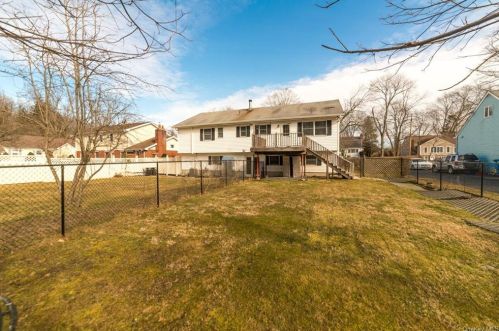 2114 Laurel Ct, Yorktown Hgts, NY 10598-4211
