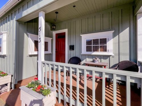 513 Congress Ave, Del Monte Park, CA 93950-4111