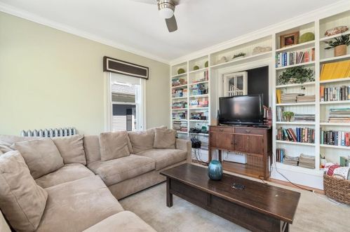 41 Irving Ave, Providence RI 02906-4510 exterior