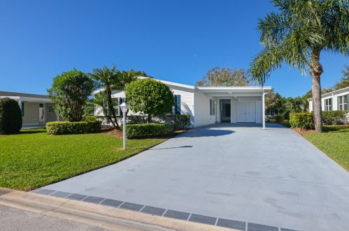 7938 Horned Lark Cir, Fort Pierce, FL 34952-3195