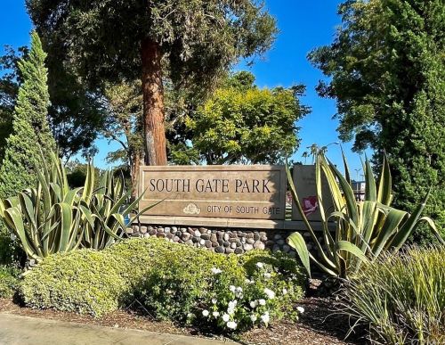 9000 Burke Ave, South Gate CA  90280-3411 exterior