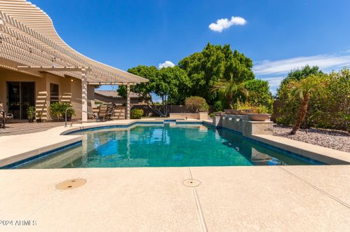 13227 Palo Verde Dr, Litchfield Park AZ  85340-7372 exterior