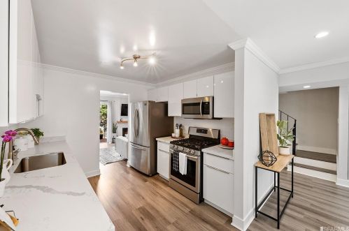 832 Stonegate Dr, South San Francisco, CA 94080-1555
