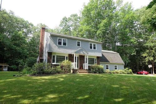 1 Woodridge Rd, Lee, NH 03824-2917