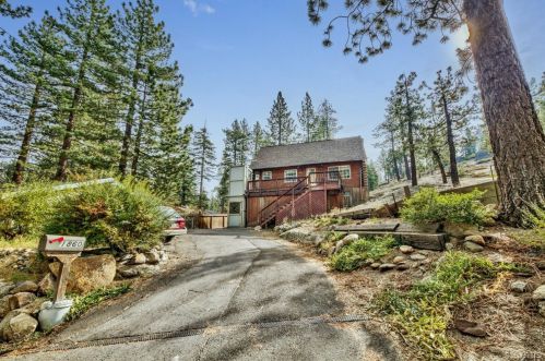1860 F St, South Lake Tahoe CA  96150-3630 exterior