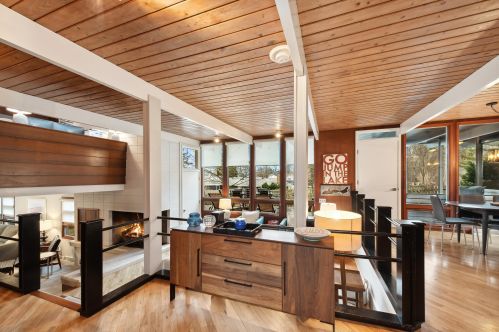 77 Lakeview Dr, Lake Geneva WI  53147-9701 exterior