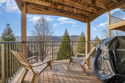 2215 Rolling Hills Dr, Covington KY  41017-5132 exterior