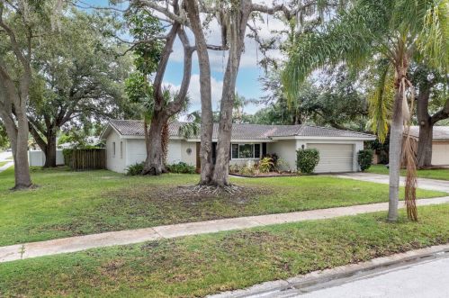 50 Ibis Pl, Palm Harbor, FL 34683-5056