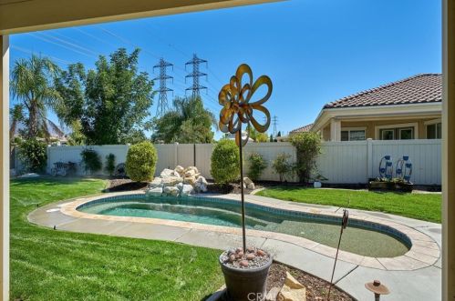 1594 Tanglewood Ct, Beaumont CA  92223-8540 exterior