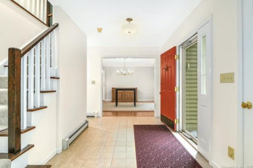35 Revere Pl, Ridgefield, CT 06877-4714