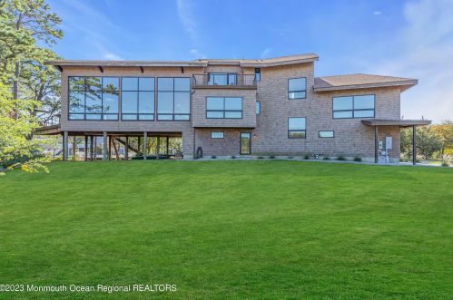 49 Cherokee Ln, Bricktown NJ  08724-4405 exterior