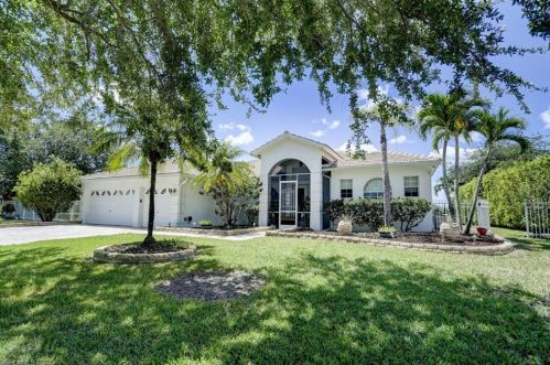 654 Grand Rapids Blvd, Naples, FL 34120-4465