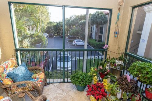 8950 Colonnades Ct, Bonita Springs, FL 34135-7865