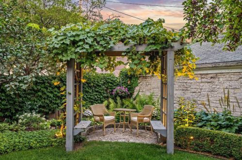 3164 51 Blvd, Milwaukee WI 53216-3236 exterior