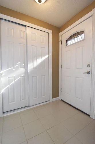 796 Wheatland Cir, Bridgeville, PA 15017-1121