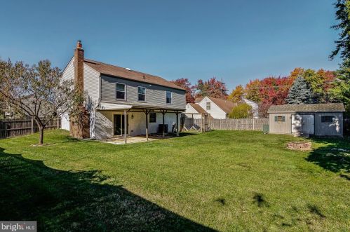 525 Nel Dr, Fairless Hills, PA 19030-3809