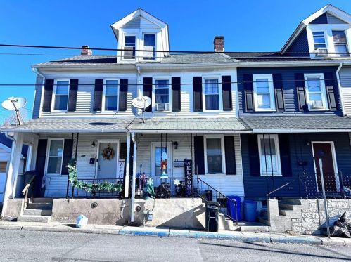 731 Limestone St, Catasauqua, PA 18032-2335