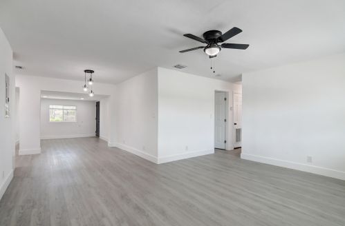 2180 Seacrest Blvd, Boynton Beach FL  33435-6785 exterior