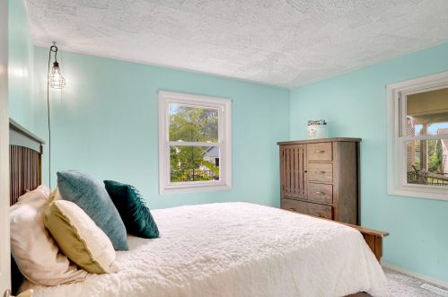 2153 Marshall Dr, Valpo IN  46385-5429 exterior