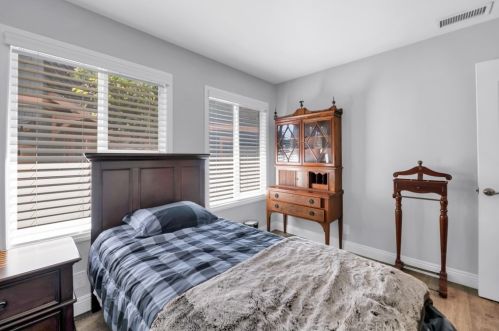 216 Russell Ave, Fullerton CA  92833-2437 exterior