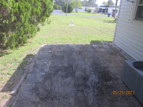 1 Hamlin Ct, Lehigh Acres FL 33936-7211 exterior