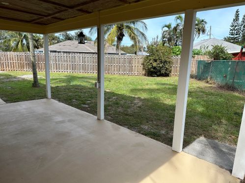 350 13th St, Vero Beach FL  32962-6419 exterior