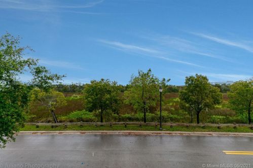 1120 146th Ter, Hollywood FL  33027-6165 exterior