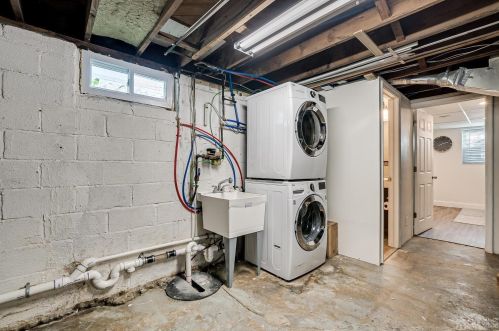 9 Madeline Ave, East Brunswick NJ  08816-3836 exterior