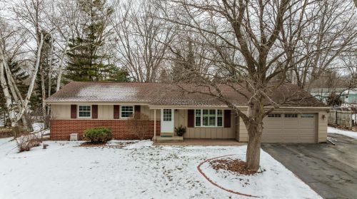 5345 Brennan Dr, Waukesha, WI 53146-4420