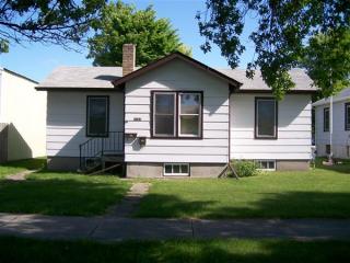 1112 Dyke Ave, Grand Forks ND  58203-3650 exterior