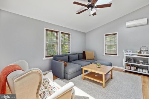 1186 Horseshoe Dr, Blue Bell PA  19422-1948 exterior