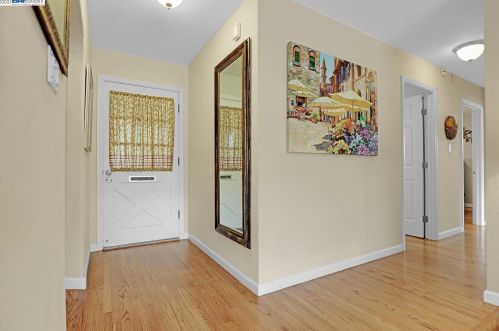 1220 Hillcrest Ave, Livermore CA  94550-4923 exterior