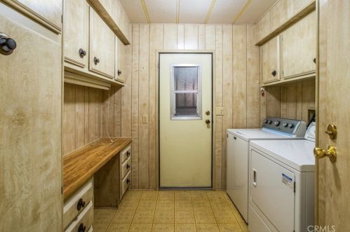 1325 Medallion St, Redlands CA  92374-2666 exterior