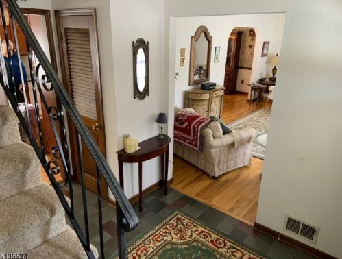 2 Cider Ml Rd, Flemington NJ  08822-1960 exterior