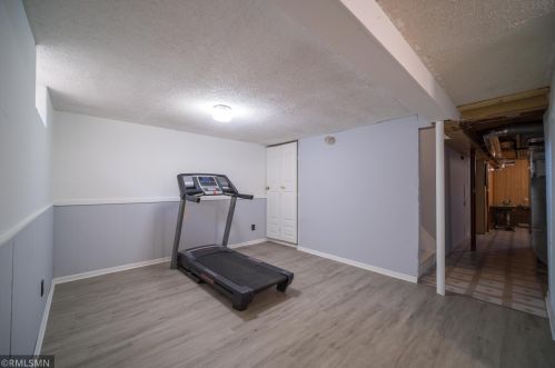 1065 Case Ave, Saint Paul MN 55106-3910 exterior