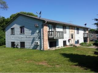 16045 Joplin Ave, Lakeville, MN 55044-9484