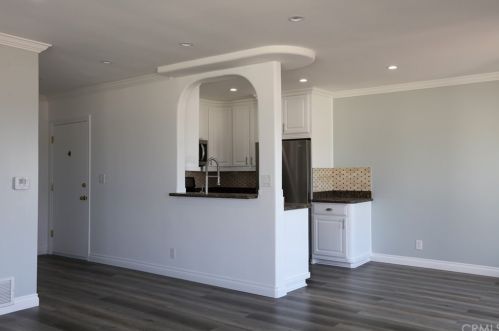 36 3rd Pl, Long Beach CA  90802-5683 exterior