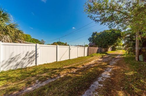 4180 70th Ave, Pinellas Park, FL 33781-4517