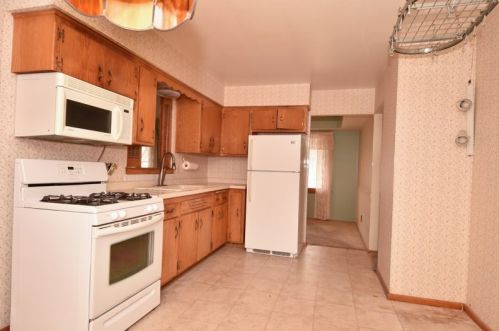 2104 113, Milwaukee WI 53226-4001 exterior