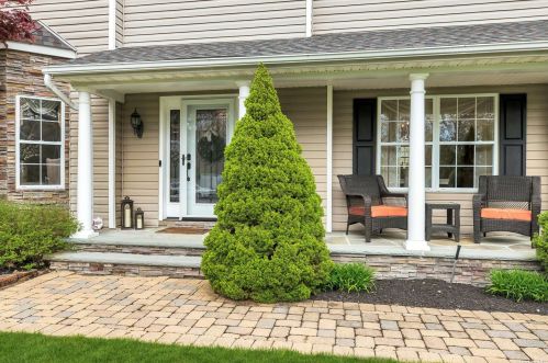 19 Heritage Ln, Miller Place, NY 11764-3317