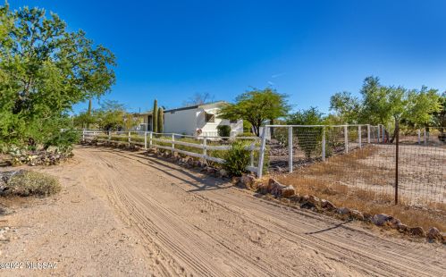 5166 Lak A Yucca Rd, Tucson, AZ 85743-9127