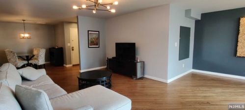 364 Palisade Ave, Cliffside Park NJ  07010-2778 exterior
