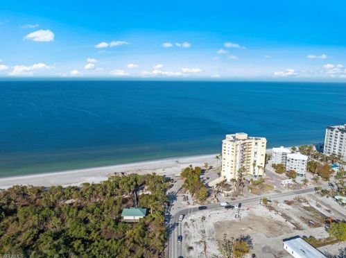 535 91st Ave, Naples FL  34108-2420 exterior