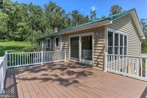 1677 Knoxlyn Rd, Gettysburg, PA 17325-7324