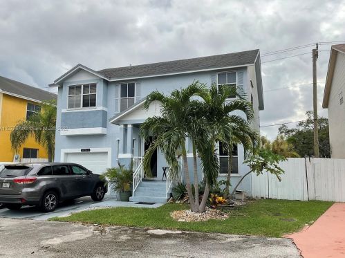 10261 3rd St, Hollywood, FL 33026-3972