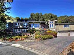 68 Singingwood Ln, Orinda, CA 94563-1211