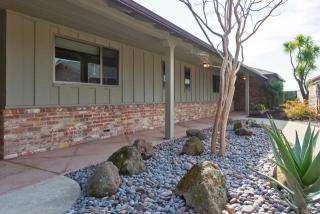 23 Brentwood Pl, Oakland, CA 94602-2007