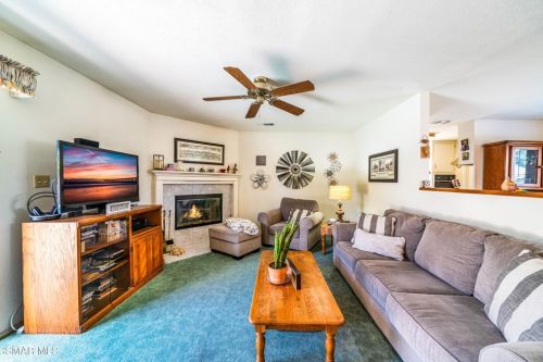 1405 Sorrel St, Simi Valley CA  93065-3338 exterior