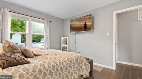 12300 Woodlawn Ct, Woodbridge VA  22192-1921 exterior